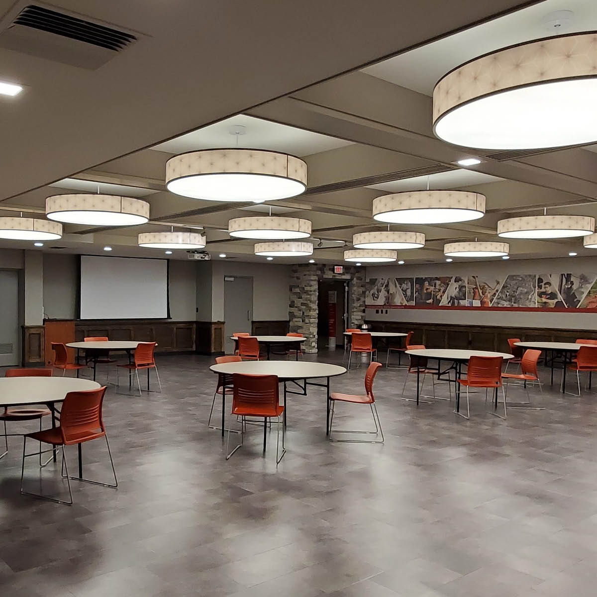 Youngstown State University opted for the installation of Lumetta’s large Modified Drum Pendants to illuminate the space.